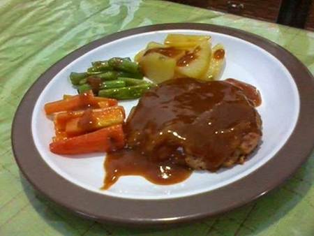 Steak-Tempe-Saus-Spesial